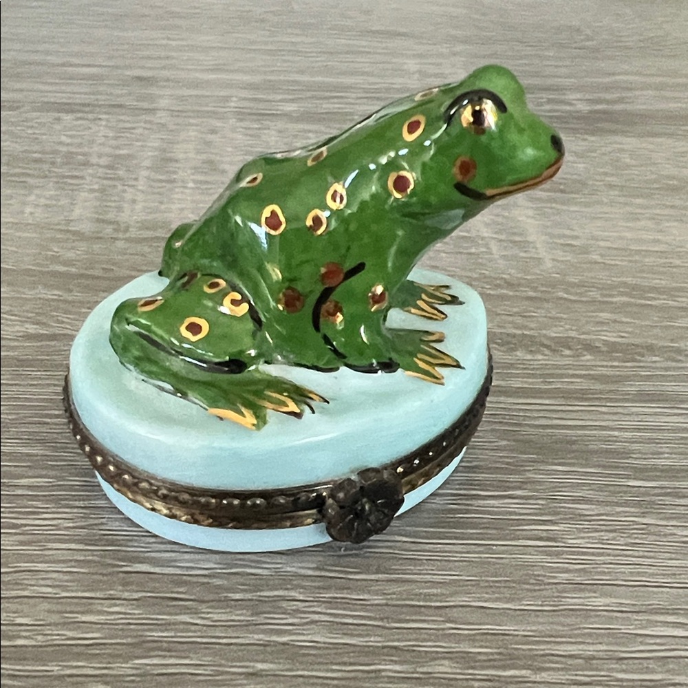 Limoges Green and Gold Frog Keepsake Box